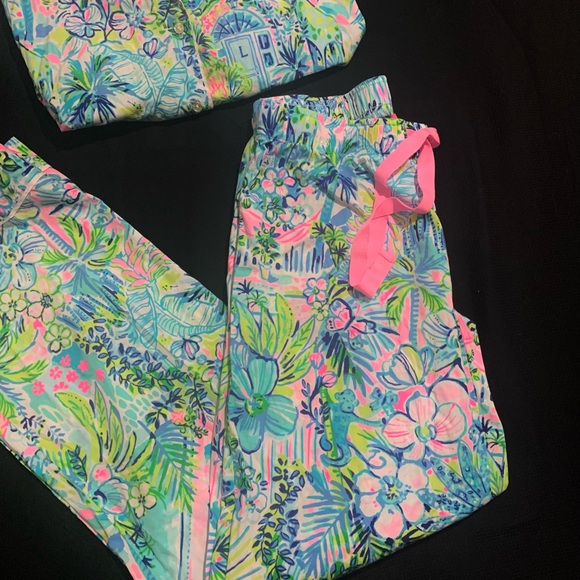 Lilly Pulitzer XS PJ’S PAJAMA SOLD - Picture 2 of 11